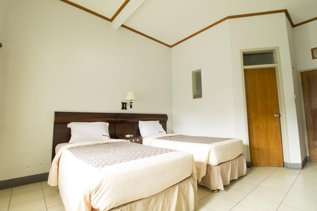 Reddoorz @ Setrasari Hotel Bandung Room photo