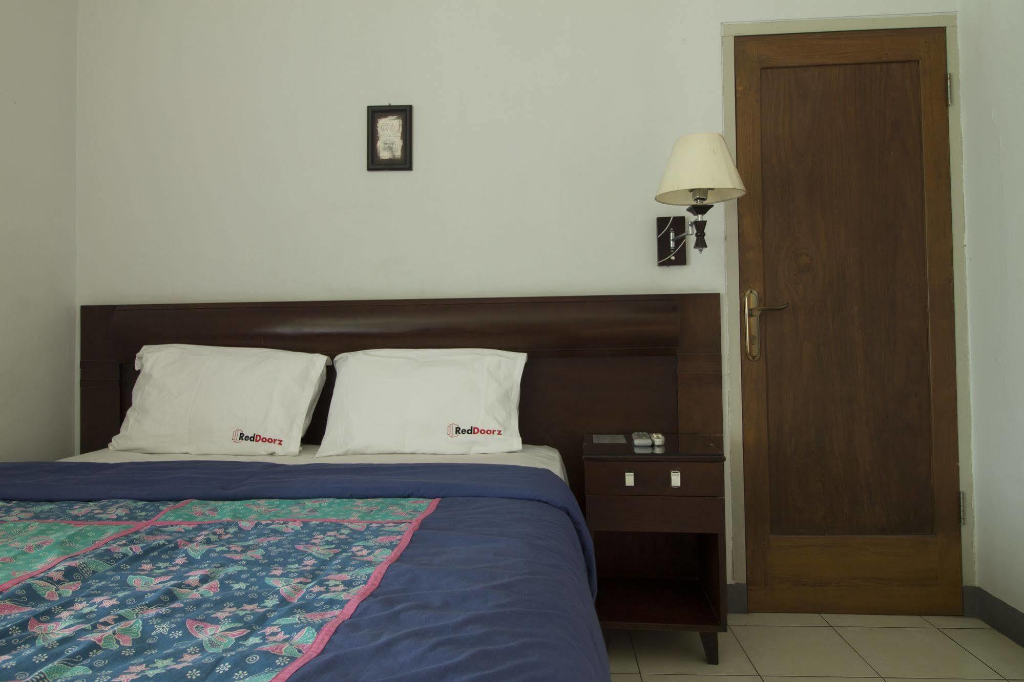 Reddoorz @ Setrasari Hotel Bandung Exterior photo